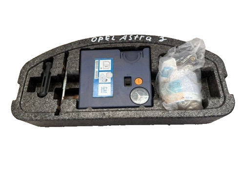 Opel astra 2010bordwerkzeug - j,