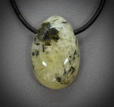 +Natur+ PREHNIT EDELSTEIN-ANHÄNGER TROMMELSTEIN - gebohrt mit Lederband #6