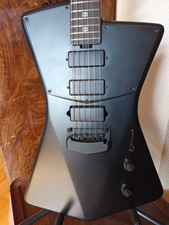 MUSIC MAN St. Vincent HHH SBK Stealth Black / Annie Clarke Signature