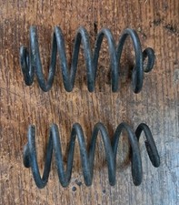 Alte Sattelfedern für  Oldtimer 