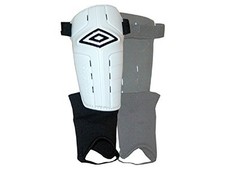 Umbro Fussball Schienbeinschoner Schienbeinschützer Schwarz Weiss S M L