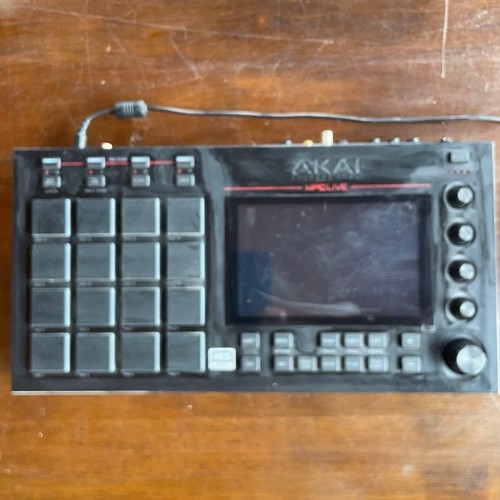Akai professional mpc live - akai,