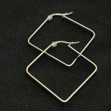 Silberfarbener quadratischer - silberfarbener,