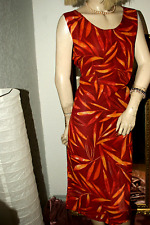 Langes KLEID Chiffon chic seidenfein dunkelrot geblümt bildschön seidig 38