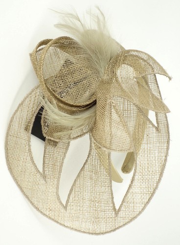 Fascinator aus sinamay mit - aus,
