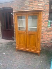 Vitrine in Kirschbaum um 1840