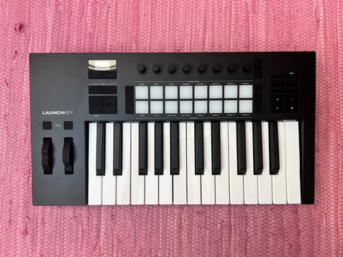 Novation launchkey mk4 - 25,