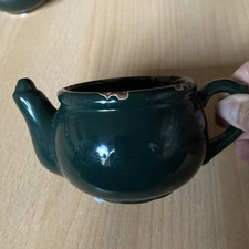 Blumentopf Dunkelgrün Aus Keramik. 8 cm hoch. Durchmesser 8 cm. Teekannenform.