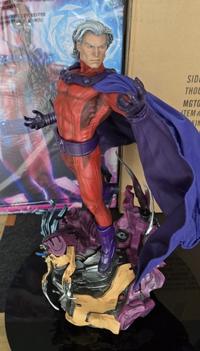 Magneto sideshow exclusive - magneto,