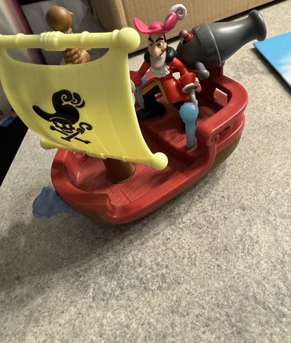 Mattel disney captain - captain, hook