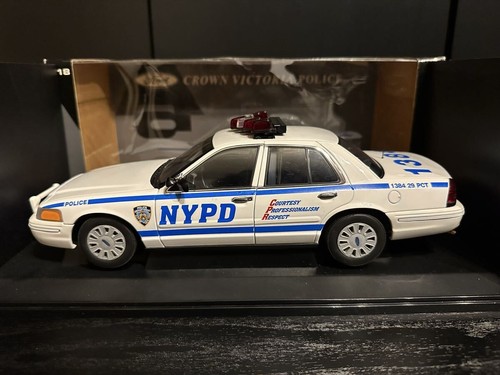 Autoart ford crown - 1/18,