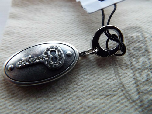 Neu mit etikett fossil - mit,