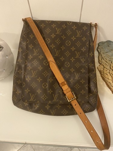 Louis vuitton pochette - lv,