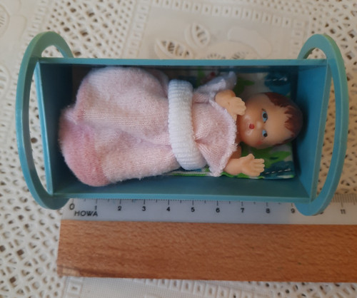 Puppenstubenwiege 9cm lang - ,