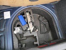 VW Polo 9N 9N3 6R Einlage Pannenset Werkzeug Luft Pumpe+ Bordwerkzeug