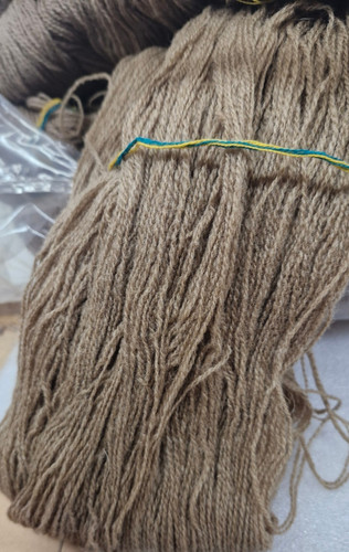 Posten 3kg 100 schurwolle - 100%,