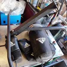 Adidas Youth Boxing Set Boxsack 10kg, 10-16 Jahre mit Wandhalterung 