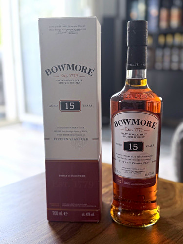 Bowmore single malt scotch - single,