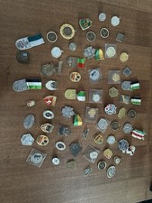 Konvolut an Abzeichen und