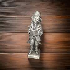 Lesende Figur Ruf Handarbeit