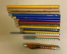 Alt Konvolut Zeichenstifte / Stifte / Griffel / Füllfederhalter