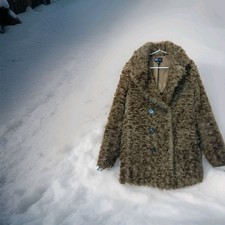 Zara Winter , Kunstpelz