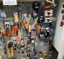 25 Teile Sonderposten Baumarkt Artikel Geschäftsauflösung Werkzeug Schrauben