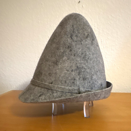 Grauer trachtenhut aus - trachtenhut, filz