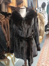 Black Glama Nerz mit Kapuze