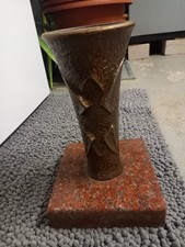 Grabvase aus Bronze auf