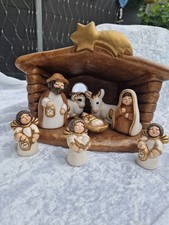 Bozener Krippenhaus mit Marie, Josef, das Kind, Och und Esel, Engel