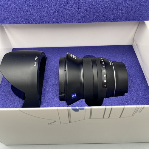 Zeiss touit 12mm x mount - 12mm, f2.8
