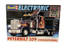 Revell Electronic 8035 Peterbilt 359 Conventional 1:25 Inhalt wie Neu
