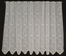 Scheibengardine Stickerei