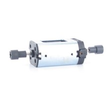 MOTOR MIT 2 KARDANISCHEN