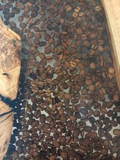 Maßgefertigter Couchtisch Eiche Harz Kaffeebohne, auf Bestellung gefertigt