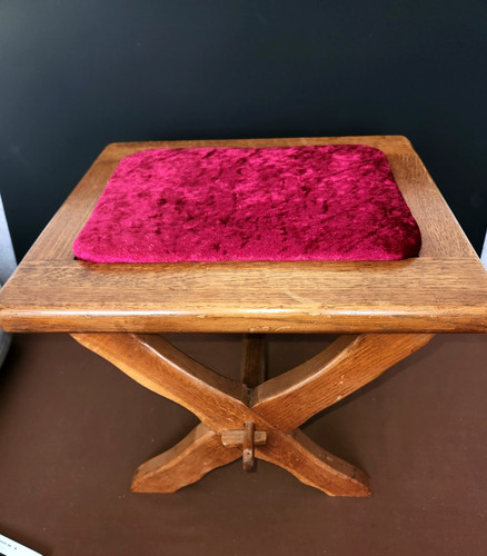 Ein schöner niedriger hocker - schöner,