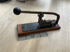 Uralte Heftmaschine/Stapler