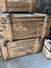 Couchtisch Holzkiste Transportkiste Tisch NVA Kiste Kyrillische Schrift Holz