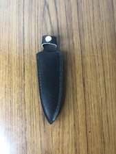 Messerscheide aus  schwarzem