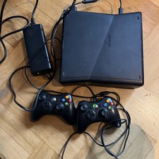 Xbox 360 Slim Mit 2 Controllern 250gb Getestet