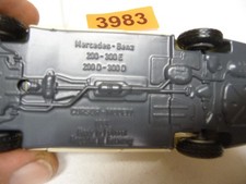 3983 .     Mercedes Benz 200 - 300E  Miniatur Modell  in Original OVP