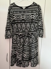 NEU Gr. M Jaquard Kleid H&M
