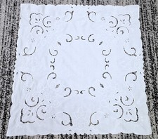 Vintage Mitteltischdecke - Durchbruchstickerei - Richelieu - Blumen Muster