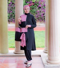 Schwarzer und rosa burkini - und,