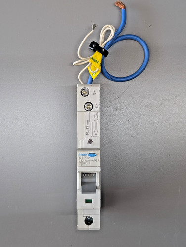 Hager adc132 amp curve c - hager, 32