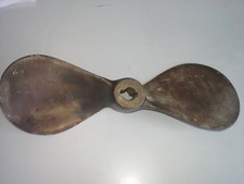 2 Flügel Bronze Propeller 13 x 16 LH gebraucht für Wellenanlage Volvo Penta Sole