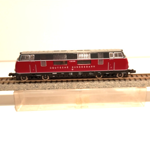 Locomotora diesel 200 005 - diesel,