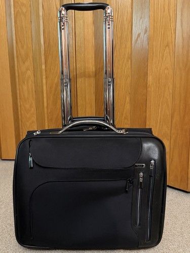 Tumi arrivé laguardia - tumi,