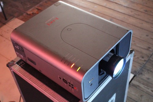 Eiki hdt700 beamer - *eiki, lc-hdt700*beamer